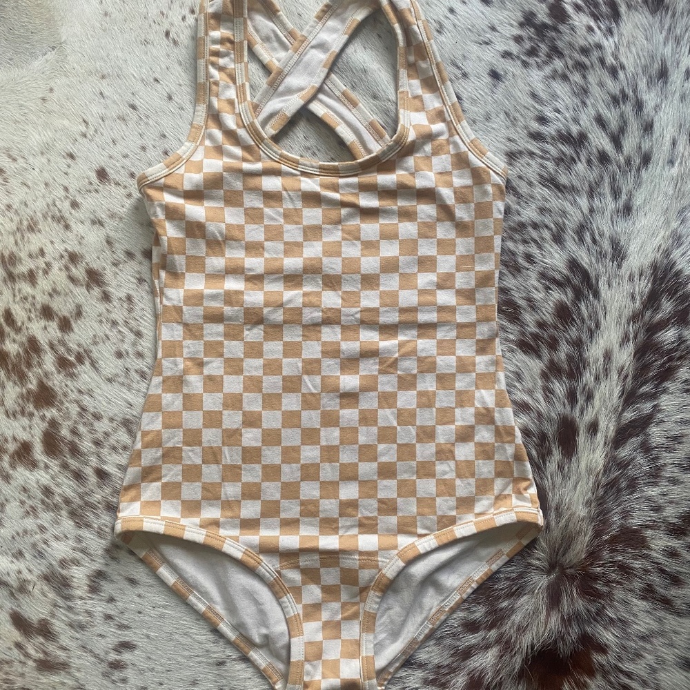 ARQ Cleo Leo size medium